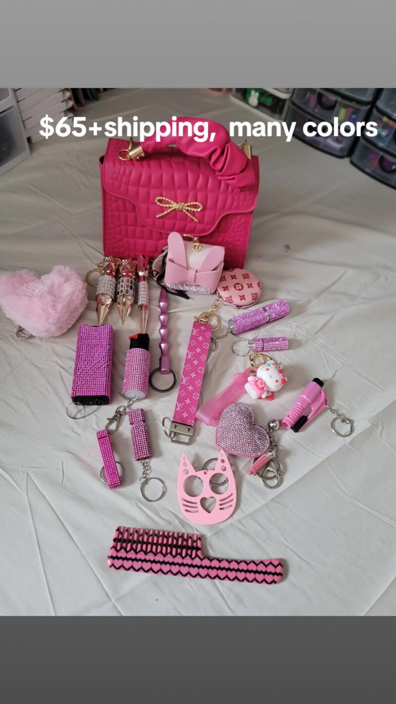 PINK POCKETBOOK AND KEYCHAIN SET